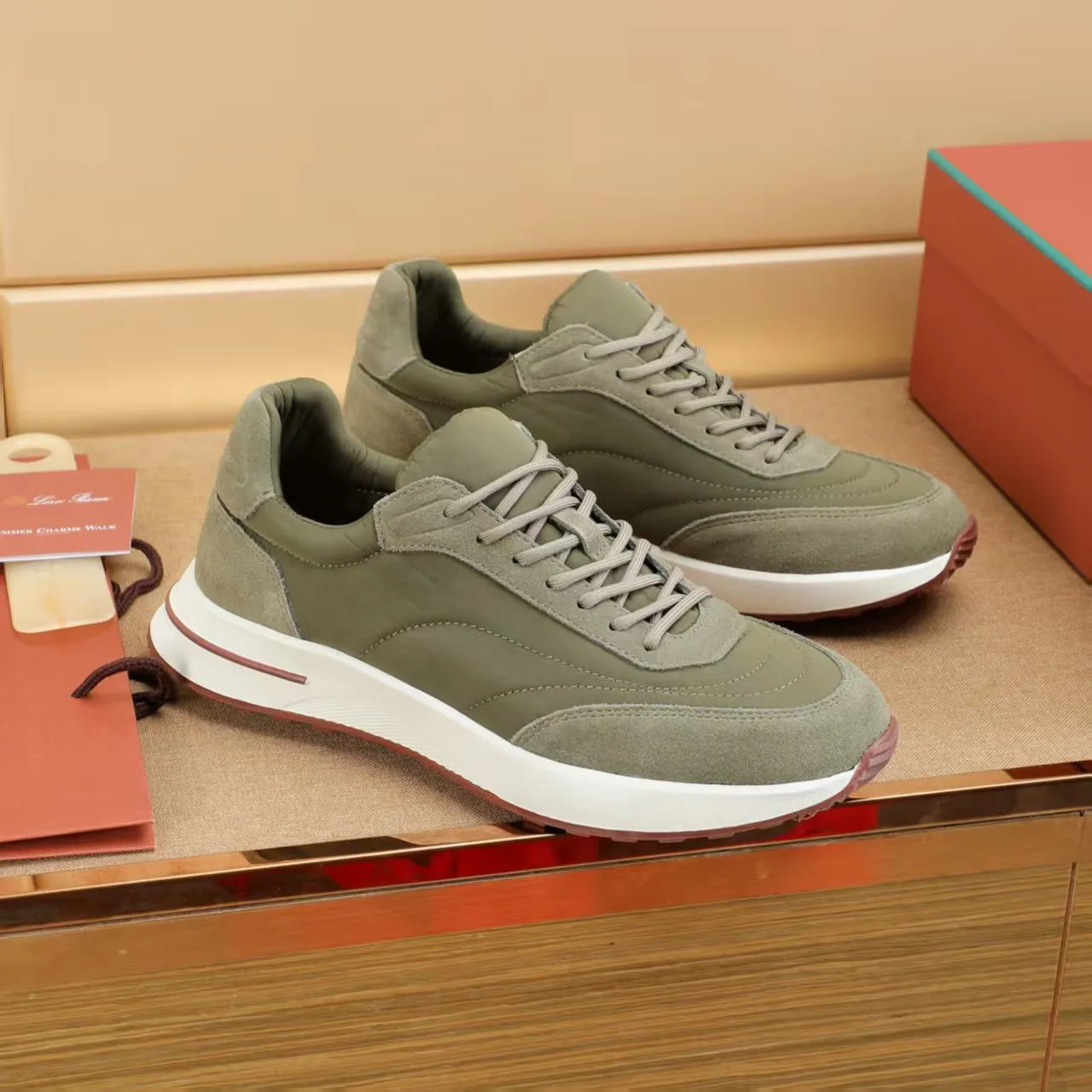 Factory price: 460💰Loro Piana niche classic jogging shoes, men's lace-up casual shoes and sneakers, high-quality lightweight and comfortable fabrics, suitable for outdoor leisure, the color scheme is young and energetic, and it looks great with sportswear or casual suits! Size: 38-44 (45. Customized)